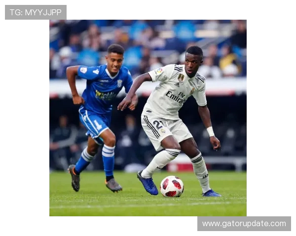 维尼修斯比赛风格与判罚尺度如何影响其评价